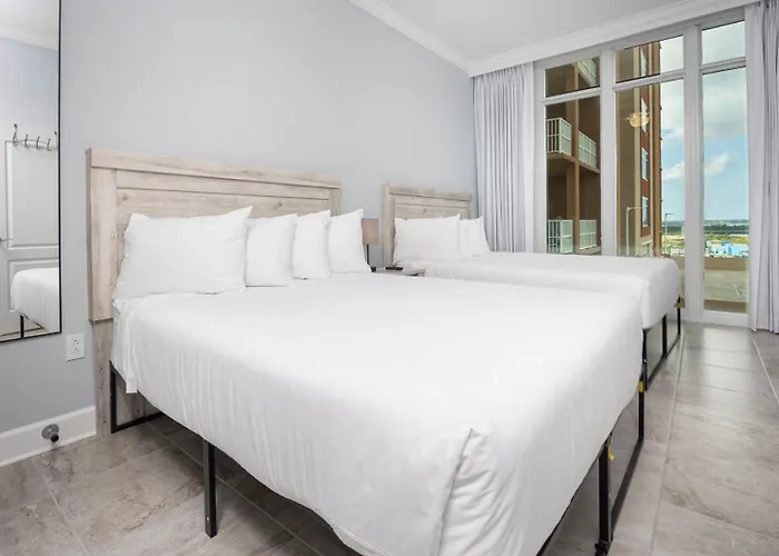 Phoenix Gulf Towers 805 Apartment